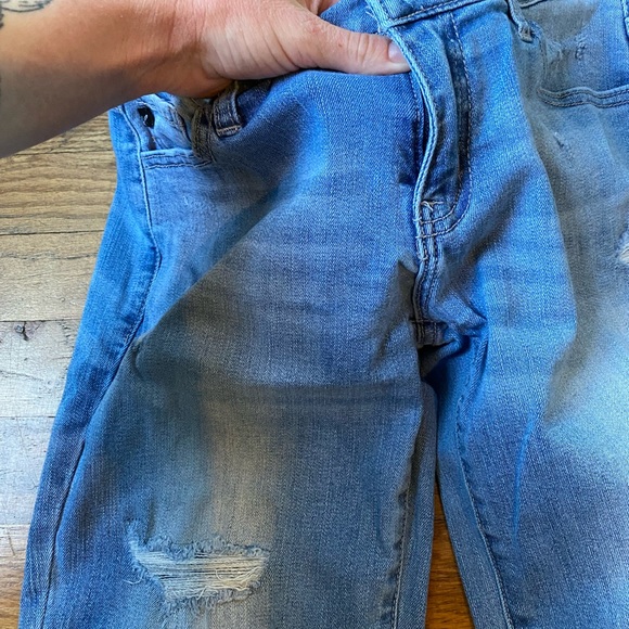 Kancan Jean Light Wash Lightly Distressed Size 26 Pants Womens - Picture 7 of 12